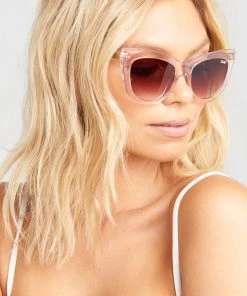 Show Me Your Mumu Quay Australia Steal A Kiss Sunglasses ~ Pink