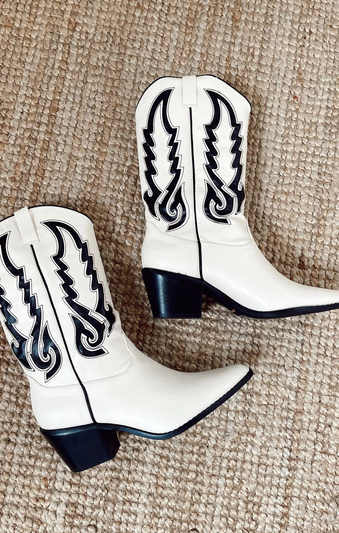 Show Me Your Mumu New Mu Billini Norva Western Boot ~ Bone/Black 7 Show Me Your Mumu New Mu Billini Norva Western Boot ~ Bone/Black