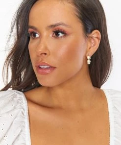 Show Me Your Mumu New Mu Effie Mini Pearl Hoops ~ White/Gold