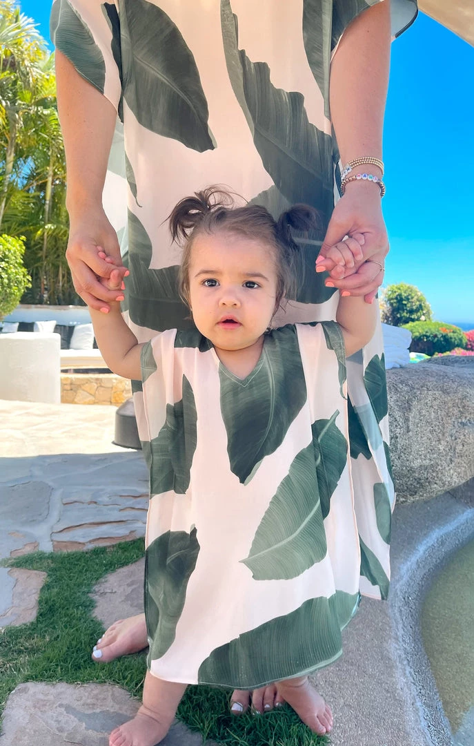 Show Me Your Mumu Little Hana Trumu ~ Queen Palms 3 Show Me Your Mumu Little Hana Trumu ~ Queen Palms