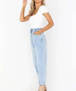 Show Me Your Mumu Emilia Mom Jeans ~ Blue Falls 9 Show Me Your Mumu Emilia Mom Jeans ~ Blue Falls