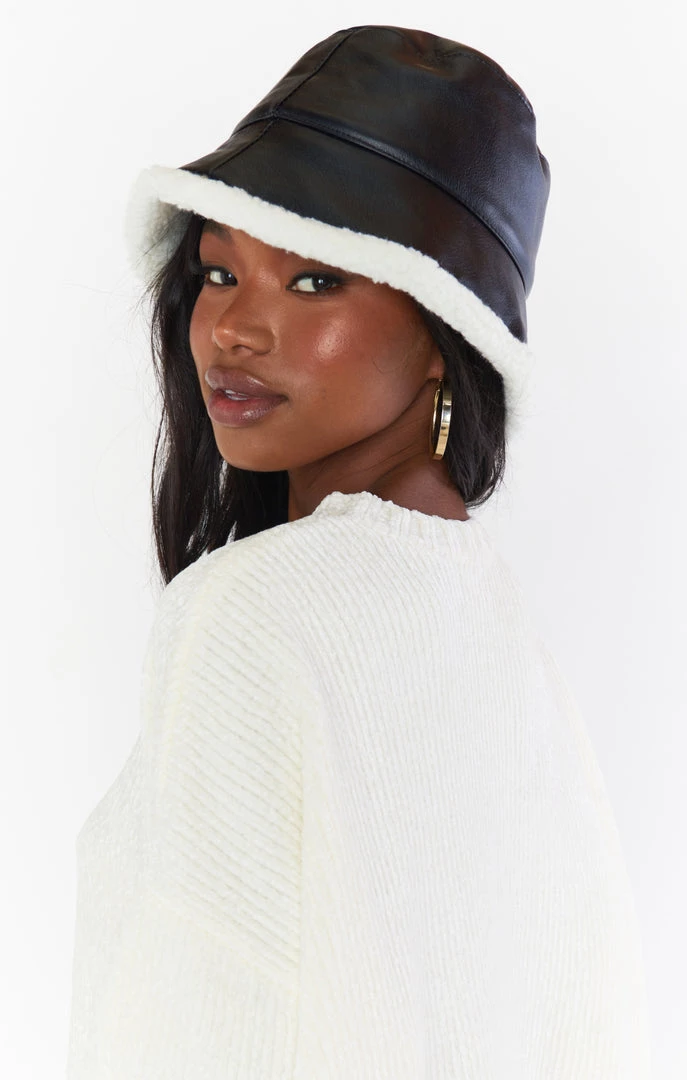 Show Me Your Mumu New Mu Shearling Lined Bucket Hat ~ Black 3 Show Me Your Mumu New Mu Shearling Lined Bucket Hat ~ Black