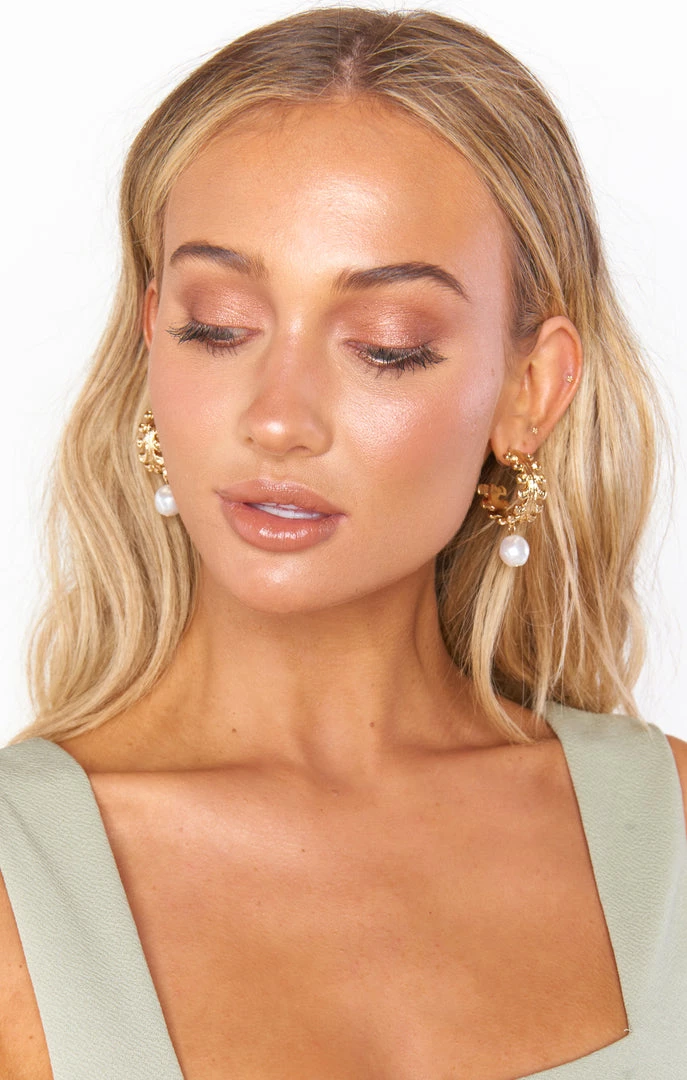 Show Me Your Mumu Zana Hoop Earrings ~ Gold Accessories 3 Show Me Your Mumu Zana Hoop Earrings ~ Gold Accessories