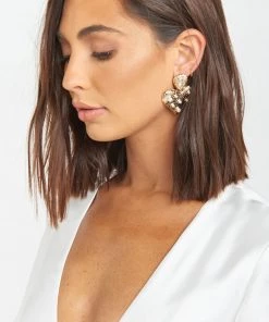 Show Me Your Mumu Accessories Amore Heart Earrings ~ Gold/Pearl