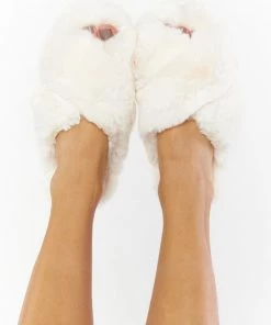 Show Me Your Mumu Cozy Vibes Fuzzy Slippers ~ Ivory New Mu
