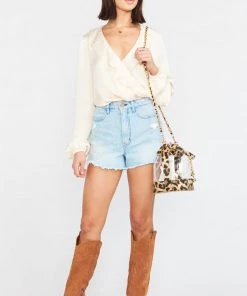 Show Me Your Mumu Madly Yours The Bella Gameday Bucket Bag ~ Leopard 10 Show Me Your Mumu Madly Yours The Bella Gameday Bucket Bag ~ Leopard