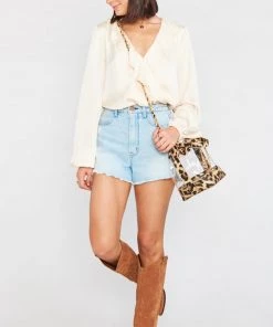 Show Me Your Mumu Madly Yours The Bella Gameday Bucket Bag ~ Leopard 11 Show Me Your Mumu Madly Yours The Bella Gameday Bucket Bag ~ Leopard