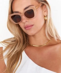 Show Me Your Mumu Banbè Eyewear The Bardot Sunglasses ~ Honey