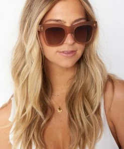 Show Me Your Mumu Banbè Eyewear The Teigen Sunglasses ~ Amber Fade