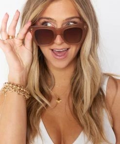 Show Me Your Mumu Banbè Eyewear The Teigen Sunglasses ~ Amber Fade