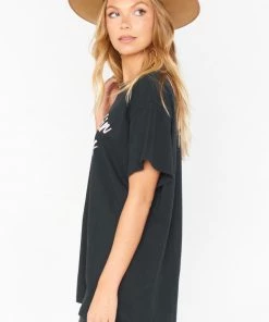 Show Me Your Mumu Tops Airport Tee ~ Makin Moves Graphic