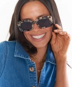 Show Me Your Mumu Banbè Eyewear The Kendall Sunglasses ~ Ivory Tort