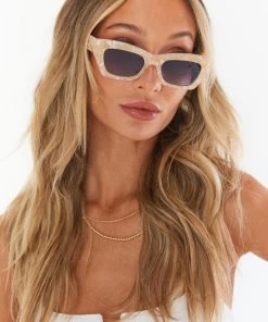 Show Me Your Mumu Banbè Eyewear The Kerr Sunglasses ~ Pearl